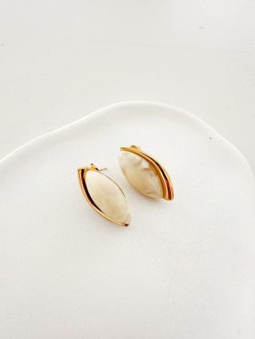 Oval Earrings - Cream