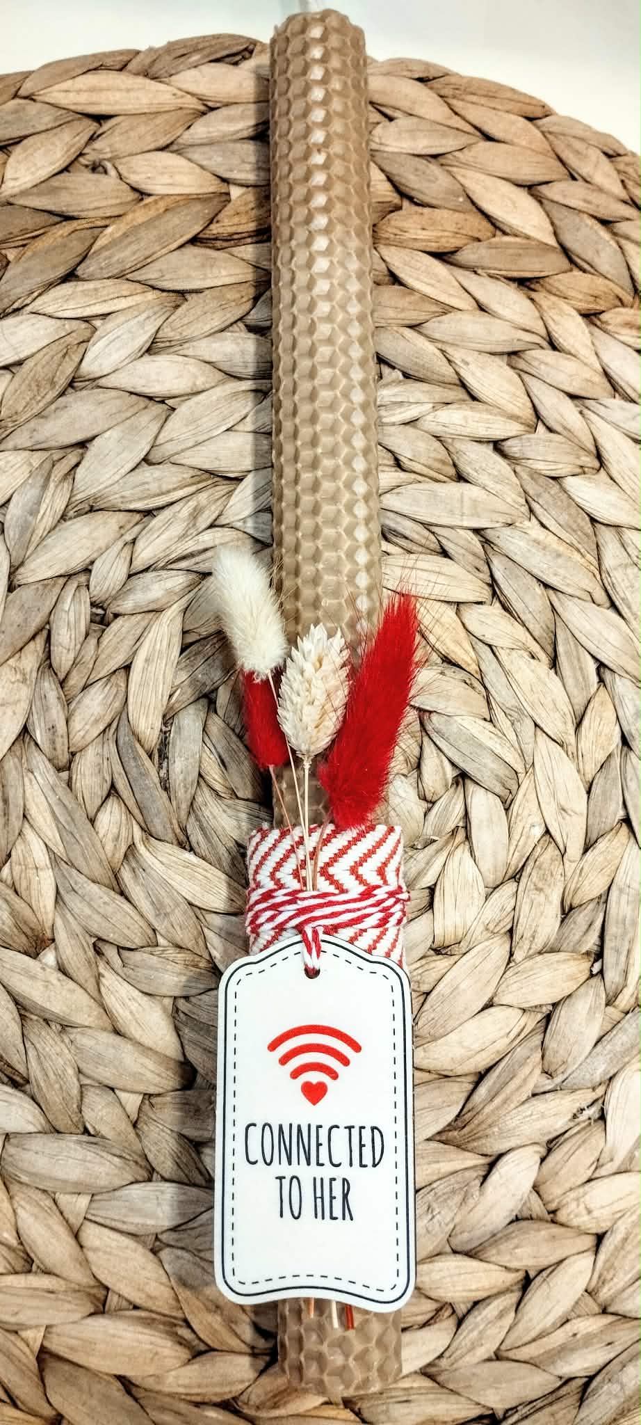 Λαμπάδα μελισσοκέρι-Fun message "Connected to her"-Χρώμα μόκα