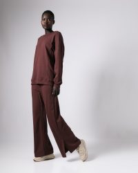 Σετ φούτερ αχνούδιαστο μπλούζα με άνοιγμα στο πίσω - Παντελόνι ψηλόμεσο με άνοιγμα στο πλάι-Brown