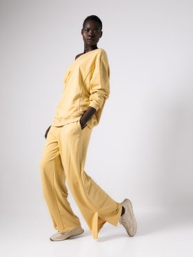 Σετ φούτερ αχνούδιαστο μπλούζα με άνοιγμα στο πίσω - Παντελόνι ψηλόμεσο με άνοιγμα στο πλάι-Yellow