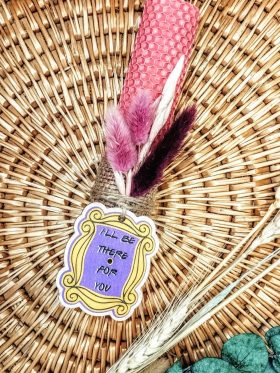 "I'll be there for you"-Λαμπάδα κοντή μελισσοκέρι χρωματιστό με αποξηραμένα φυσικά άνθη-Χρώμα ροζ