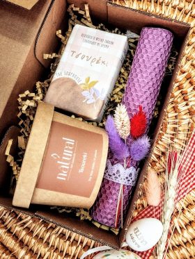Tsoureki-Easter gift box