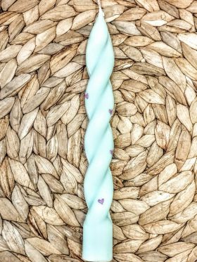 Λαμπάδα στριφτή από φυτικό κερί ζωγραφισμένες mini καρδιές-Χρώμα βεραμάν