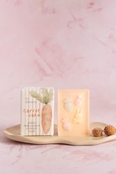 Χειροποίητο σαπούνι γλυκερίνης με άρωμα "Carrot Cake"