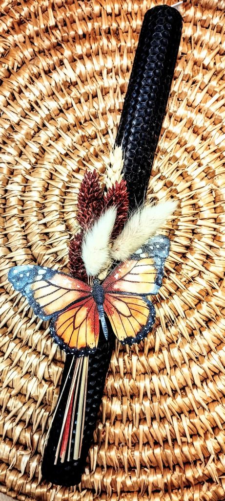 Λαμπάδα μελισσοκέρι χρωματιστό-Πεταλούδα- Χρώμα Καφέ σκούρο